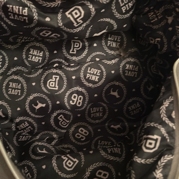 Rare Pink Victoria Secret Duffel Travel Bag - Picture 4 of 7